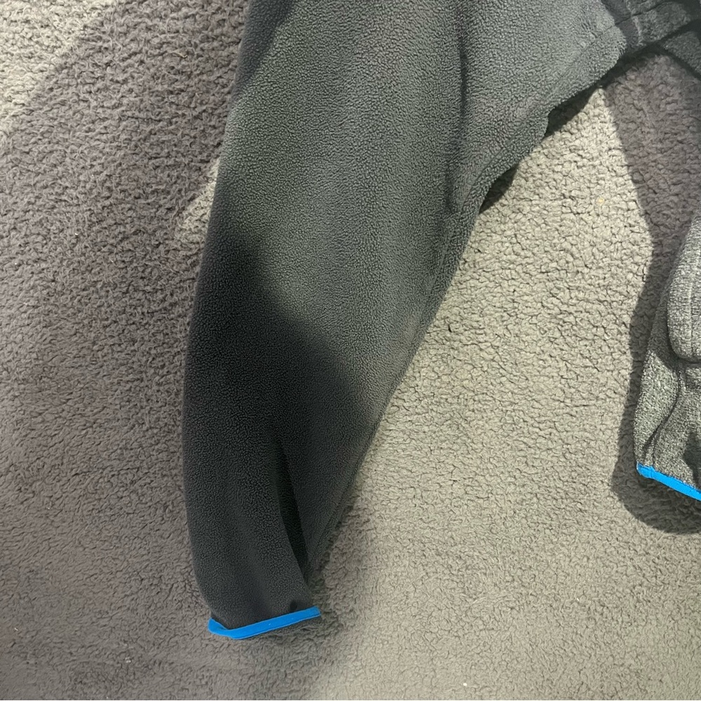 Patagonia Synchilla Men’s Gray and Blue Button Up Fleece Jacket Hood Size M - Picture 3 of 9